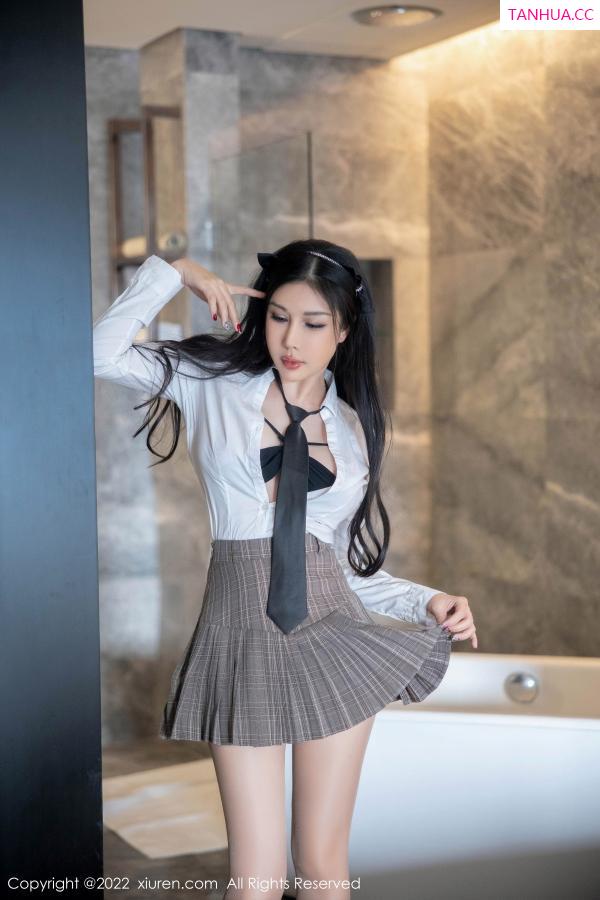田冰冰  [XiuRen]高清写真图 2022.11.24 No.5902 田冰冰 制服美腿第31张图片